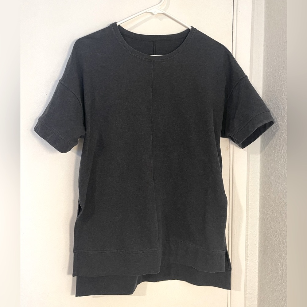 Lululemon Crew Neck High-Low Short Sleeve Top